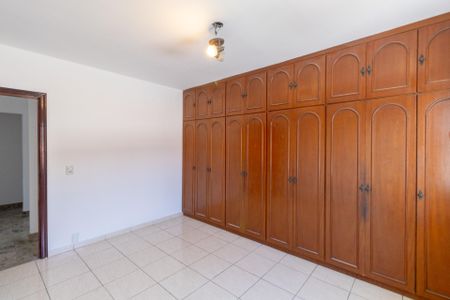 Casa para alugar com 150m², 3 quartos e 3 vagas Casa para alugar com 150m², 3 quartos e 3 vagasSuíte
