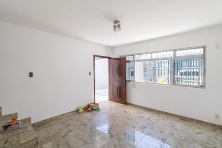 Casa para alugar com 150m², 3 quartos e 3 vagas Casa para alugar com 150m², 3 quartos e 3 vagasSala