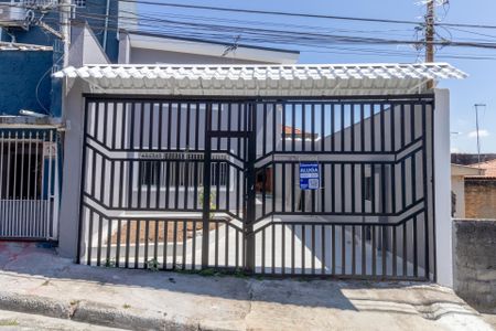 Casa para alugar com 150m², 3 quartos e 3 vagas Casa para alugar com 150m², 3 quartos e 3 vagasFachada