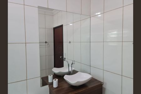Casa à venda com 130m², 4 quartos e 4 vagasBanheiro Social