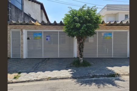 Casa à venda com 130m², 4 quartos e 4 vagasFachada