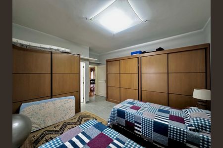 Casa à venda com 150m², 3 quartos e 8 vagasSuíte 1