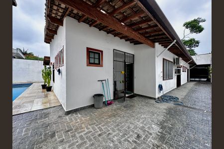 Casa à venda com 150m², 3 quartos e 8 vagasQuintal Lateral