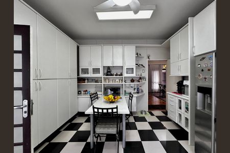 Casa à venda com 150m², 3 quartos e 8 vagasCozinha