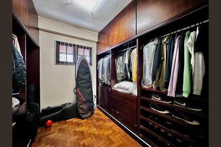 Casa à venda com 150m², 3 quartos e 8 vagasCloset Suíte 3