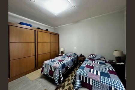 Casa à venda com 150m², 3 quartos e 8 vagasSuíte 1