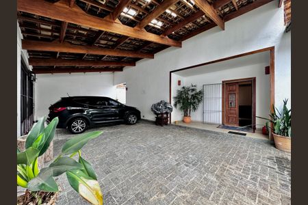 Casa à venda com 150m², 3 quartos e 8 vagasGaragem