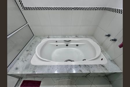 Casa à venda com 150m², 3 quartos e 8 vagasBanheiro Suíte 3