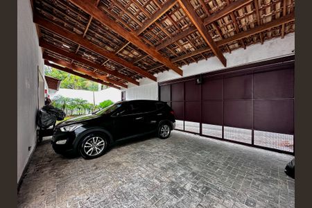 Casa à venda com 150m², 3 quartos e 8 vagasGaragem