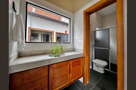 Casa à venda com 150m², 3 quartos e 8 vagasBanheiro Piscina