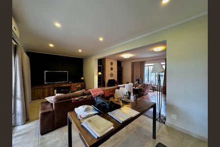 Casa à venda com 150m², 3 quartos e 8 vagasSala