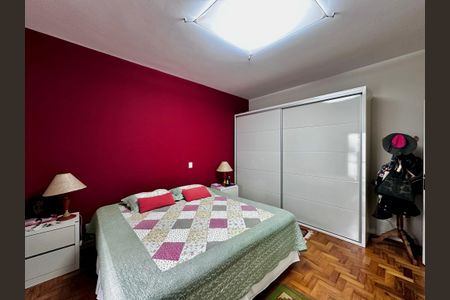 Casa à venda com 150m², 3 quartos e 8 vagasSuíte 2