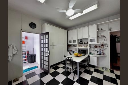 Casa à venda com 150m², 3 quartos e 8 vagasCozinha