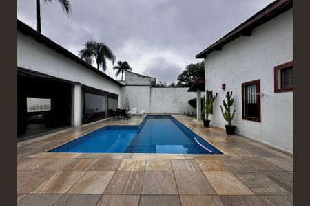 Casa à venda com 150m², 3 quartos e 8 vagasPiscina