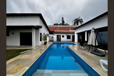 Casa à venda com 150m², 3 quartos e 8 vagasPiscina