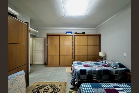 Casa à venda com 150m², 3 quartos e 8 vagasSuíte 1