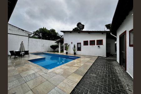 Casa à venda com 150m², 3 quartos e 8 vagasPiscina