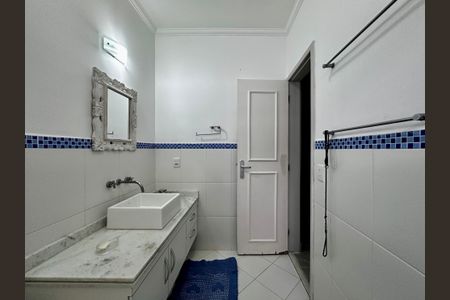 Casa à venda com 150m², 3 quartos e 8 vagasBanheiro Suíte 1