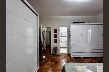 Casa à venda com 150m², 3 quartos e 8 vagasSuíte 2