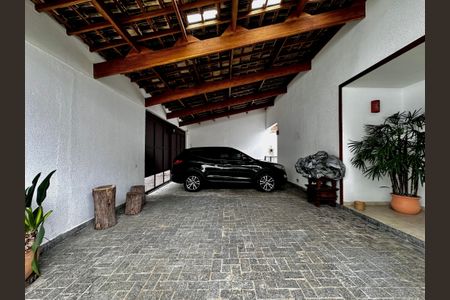 Casa à venda com 150m², 3 quartos e 8 vagasGaragem
