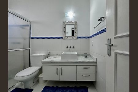 Casa à venda com 150m², 3 quartos e 8 vagasBanheiro Suíte 1