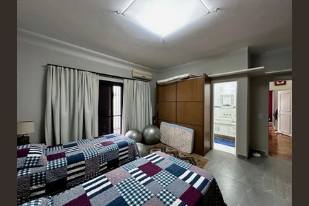 Casa à venda com 150m², 3 quartos e 8 vagasSuíte 1