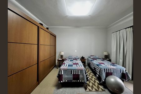 Casa à venda com 150m², 3 quartos e 8 vagasSuíte 1