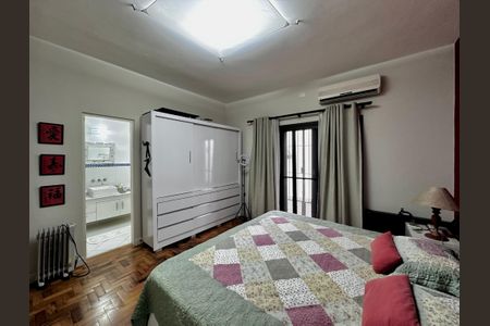 Casa à venda com 150m², 3 quartos e 8 vagasSuíte 2