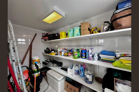 Casa à venda com 150m², 3 quartos e 8 vagasDepósito