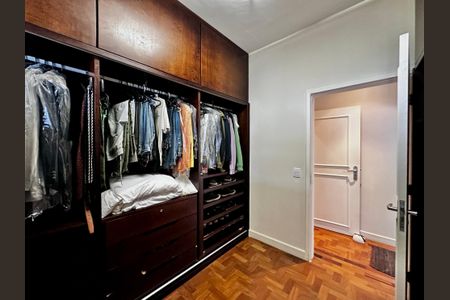 Casa à venda com 150m², 3 quartos e 8 vagasCloset Suíte 3