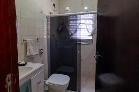 Casa à venda com 212m², 4 quartos e 2 vagasBanheiro 1