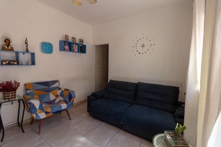 Casa à venda com 212m², 4 quartos e 2 vagasSala