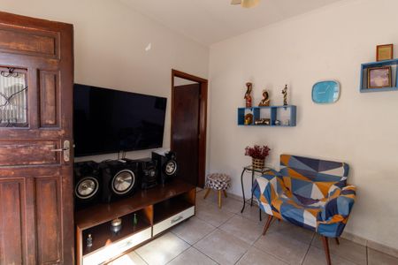 Casa à venda com 212m², 4 quartos e 2 vagasSala