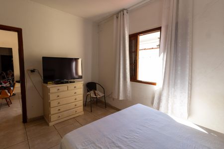 Casa à venda com 212m², 4 quartos e 2 vagasQuarto 1