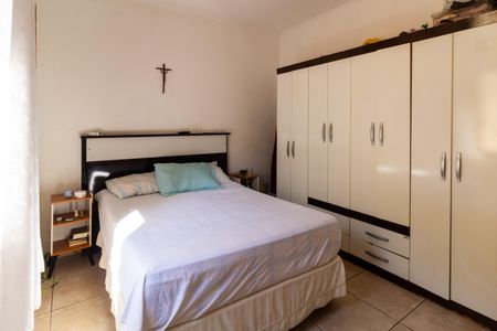 Casa à venda com 212m², 4 quartos e 2 vagasQuarto 1