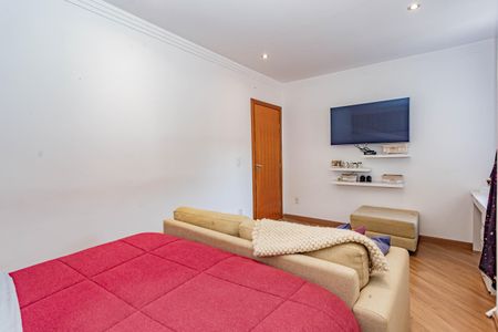 Casa à venda com 200m², 3 quartos e 2 vagasSuíte