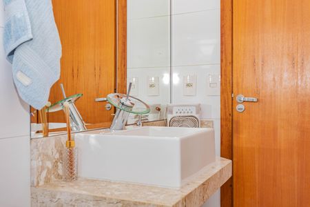 Casa à venda com 200m², 3 quartos e 2 vagasBanheiro