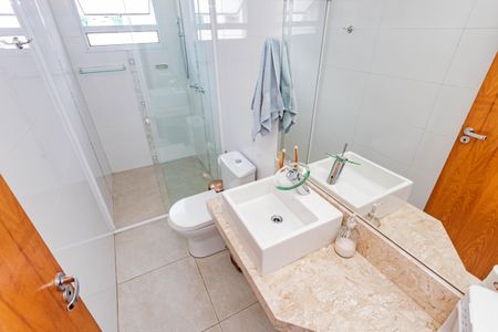 Casa à venda com 200m², 3 quartos e 2 vagasBanheiro