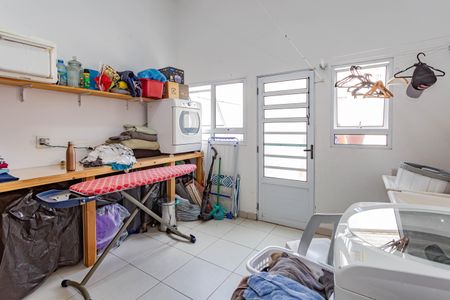 Casa à venda com 200m², 3 quartos e 2 vagasÁrea de Serviço