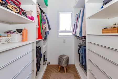 Casa à venda com 200m², 3 quartos e 2 vagasCloset da suíte