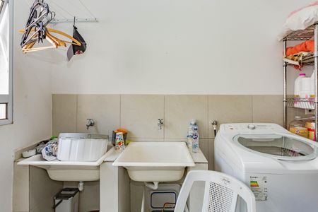 Casa à venda com 200m², 3 quartos e 2 vagasÁrea de Serviço