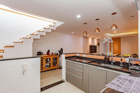 Casa à venda com 200m², 3 quartos e 2 vagasCozinha