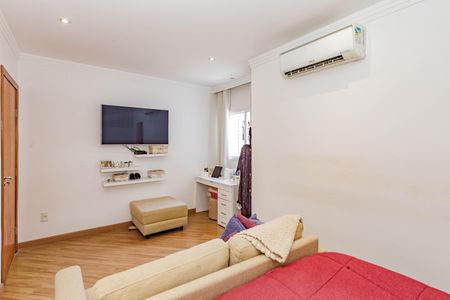 Casa à venda com 200m², 3 quartos e 2 vagasSuíte