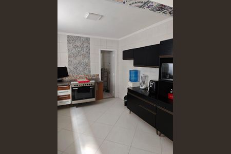 Casa à venda com 170m², 3 quartos e 2 vagas Casa à venda com 170m², 3 quartos e 2 vagasCozinha