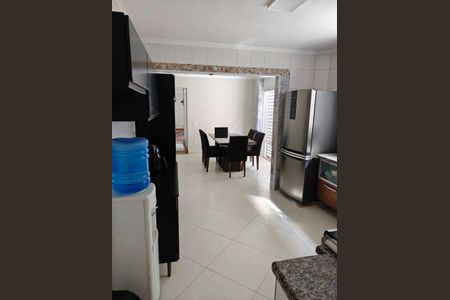 Casa à venda com 170m², 3 quartos e 2 vagas Casa à venda com 170m², 3 quartos e 2 vagasCozinha