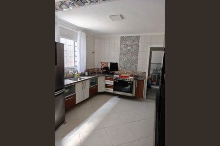 Casa à venda com 170m², 3 quartos e 2 vagas Casa à venda com 170m², 3 quartos e 2 vagasCozinha