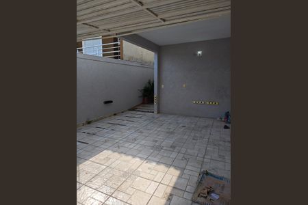 Casa à venda com 170m², 3 quartos e 2 vagas Casa à venda com 170m², 3 quartos e 2 vagasQuintal