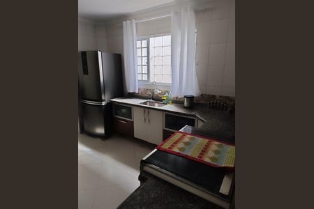 Casa à venda com 170m², 3 quartos e 2 vagas Casa à venda com 170m², 3 quartos e 2 vagasCozinha