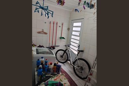 Casa à venda com 170m², 3 quartos e 2 vagas Casa à venda com 170m², 3 quartos e 2 vagasLavanderia