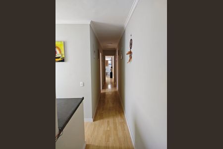 Casa à venda com 170m², 3 quartos e 2 vagas Casa à venda com 170m², 3 quartos e 2 vagasCorredor